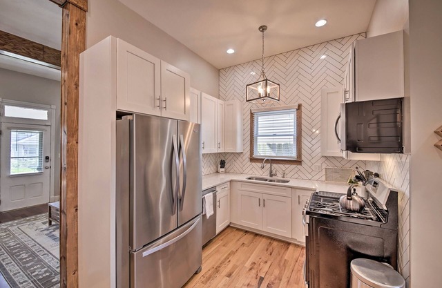 Updated Indianapolis Home, Walk to Lucas Oil!