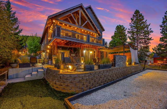 Upgraded Free Nights @ Ultimate 6BD/6BA Compound