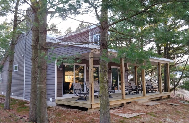 Upper Silver Lake House