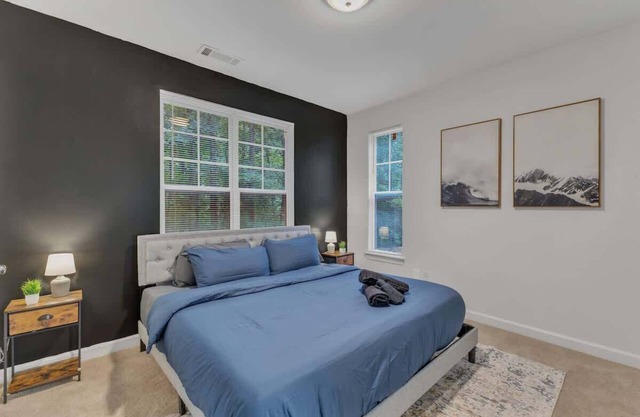 Upscale King 2BR Suite Mins to Downtown Raleigh!