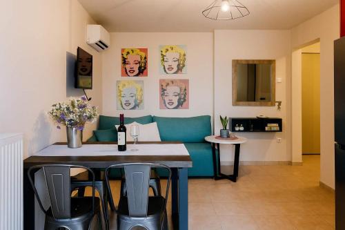 Urban Living, Minicasa Nomad - Kalamata's Hideaway