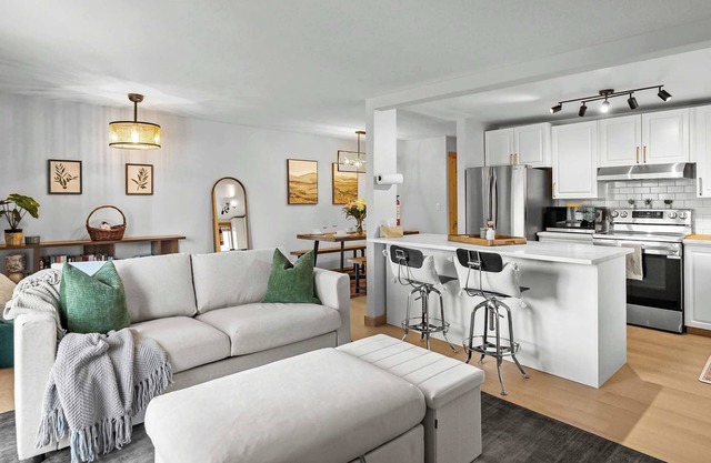 Urban Sanctuary | Chic 2BR Inglewood Stay w/Yard