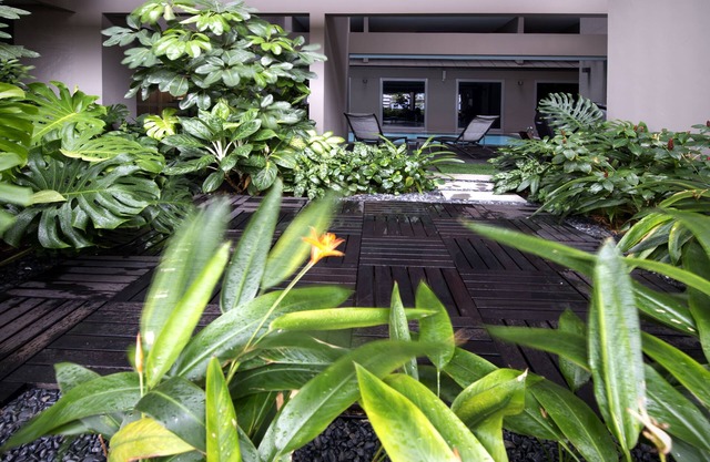V Hotel Bencoolen