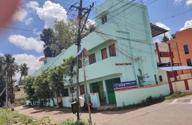V2V Home stay