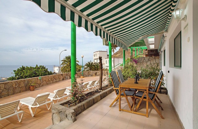Vacation Apartment 'Casa Los Veleros F1' with Sea View, Wi-Fi and Air Conditioning