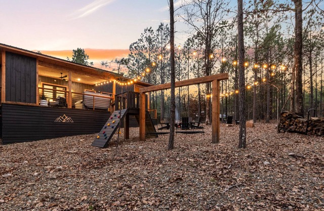 Vacana SIO, Swing Set, Games, Hot Tub, Fire Pit