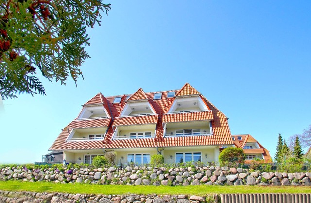 Vacation apartment near the harbor with balcony and sea view - Hafenhäuser Breege FeWo 14