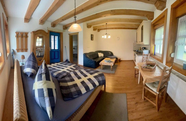 Vacation apartment Zaunkönig - Thatched plank house Zum Heuschober