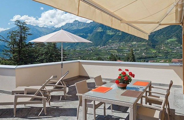 Vacation Apartment "Sauvignon" with Mountain View, Wi-Fi, Balcony, Terrace & Garden