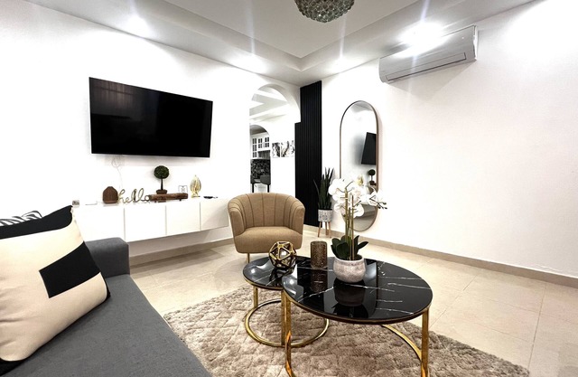 Vacation Family Home-5min from STI airport sleep 6 WiFi +Netflix