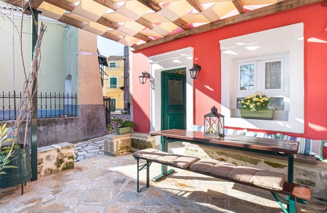 Vacation Home "Bekiris Traditional Inn" with Private Terrace, A/C & Wi-Fi