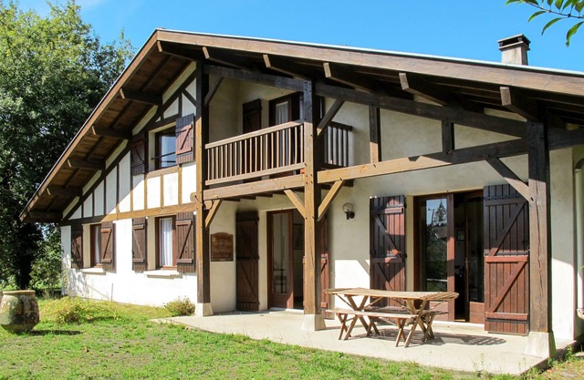 Vacation home Cherte by Interhome