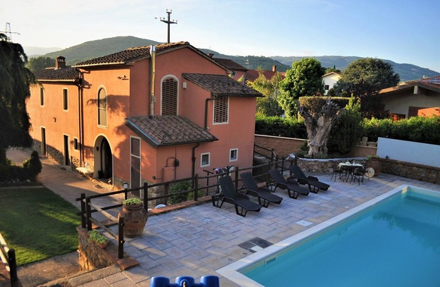 Vacation Home "Bella Toscana Relax - Ulivo" with Mountain View and Shared Pool