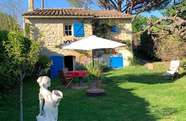 Vacation home "Petit Paradis" with large garden and private pool (May - Sept.)