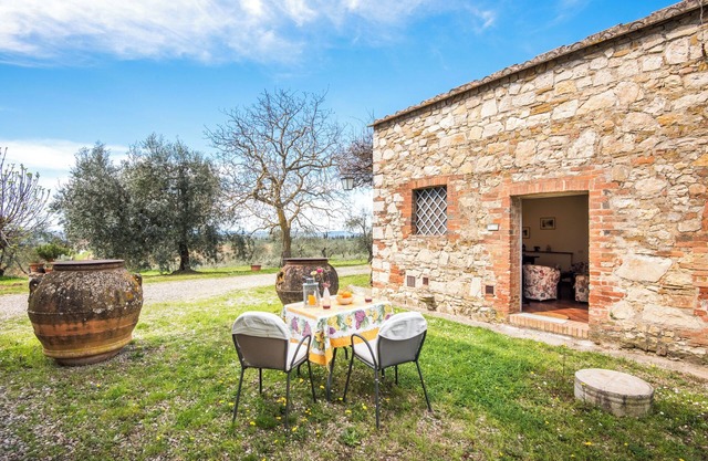 Vacation Home "Limonaia" with Shared Pool, Shared Garden & Wi-Fi