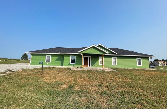 Vacation paradise on Rathbun lake