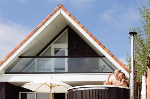 Vakantiehuis aan het water met hottub