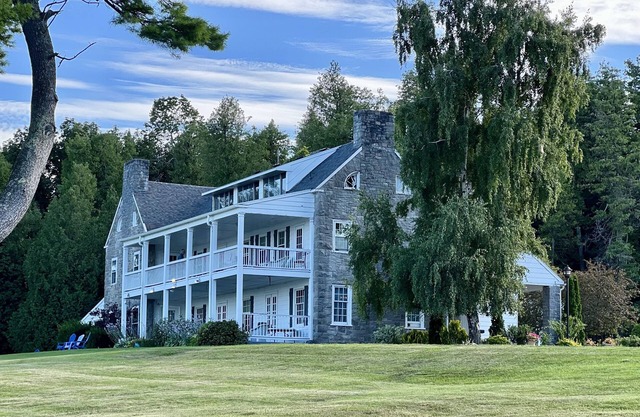 Valcour Inn & Boathouse