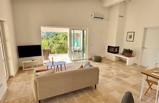 Vale do Guizo Casa Poente, comfortable home in the countryside, close to the sea