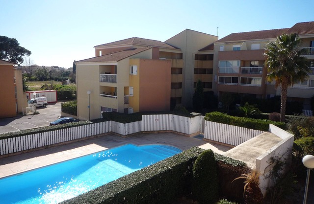 VAR pleasant T2 clim swimming pool in Sablettes