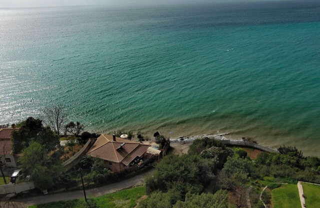 verga beachfront apartmernts