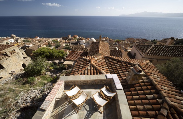 Victoria's House in Monemvasia Castle by JJ Hospitality