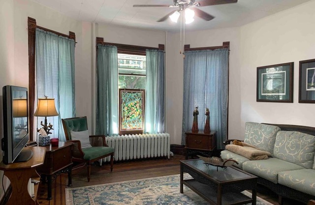 VICTORIAN VACAY 3 BR Sleeps 10