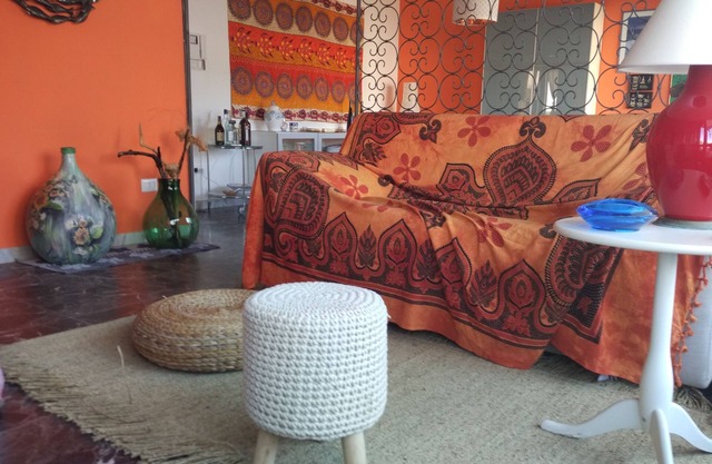 Villa close to the sea with terrace and free parking