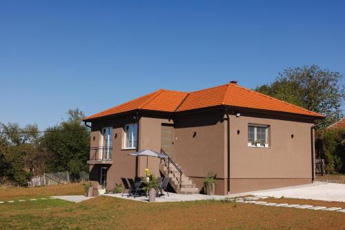 Vila Suncokreti Topola