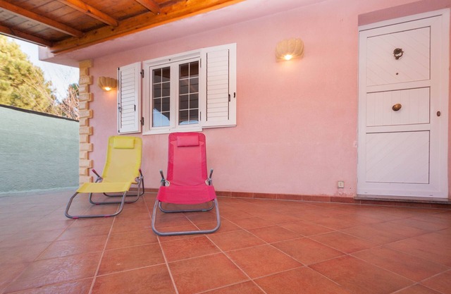villa 100 steps from the sea with private access, sleeps 6