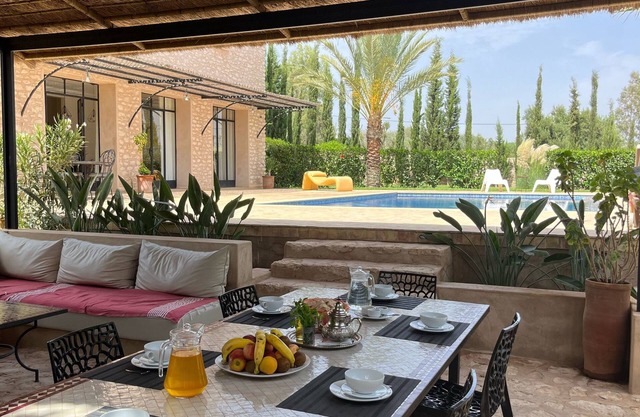 Villa 4 bedrooms heated pool house staff
