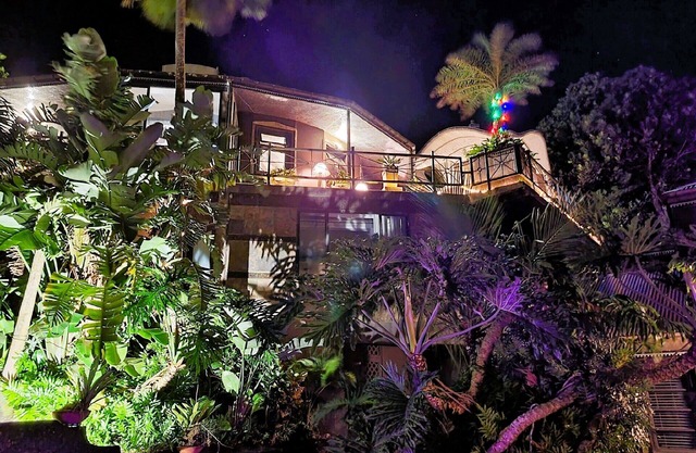 Villa Alhambra with 5 Bedrooms Ensuite and Daily Maid Service