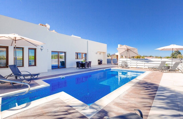 VILLA ALKONTERA - Elegant 5 Bed Villa In Polis With Private Pool, Great Location
