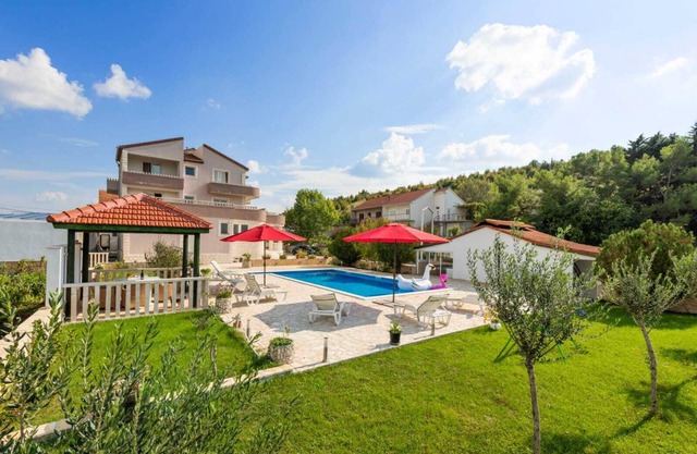 Villa Ana - 3 bedroom apartment with a Pool