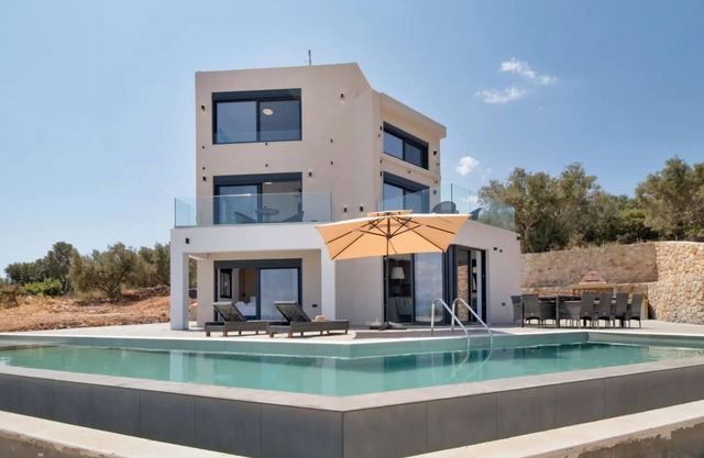 Villa Andria - Five Bedroom Villa, Sleeps 10