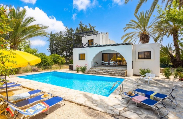Villa Anemone - Four Bedroom Villa, Sleeps 8