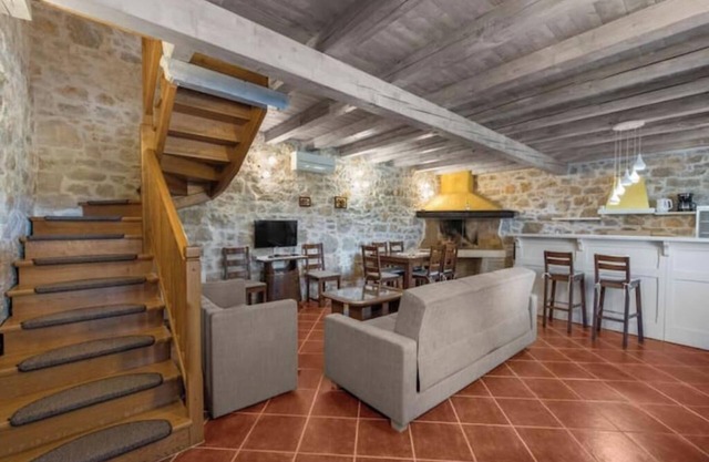 Villa Antonci 18, pool, 3 houses, jacuzzi, private