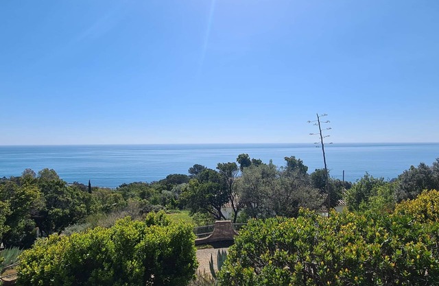 Villa Arbousier, 180° sea view, large terrace, 8 people