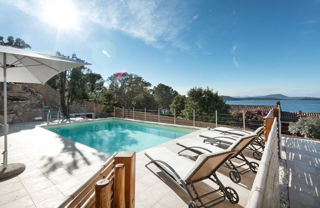 Villa Astrea Alba, two steps away from the beach with private swimming pool