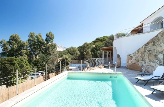 Villa Astrea Blu, panoramic terrace, private pool and two steps from the beach