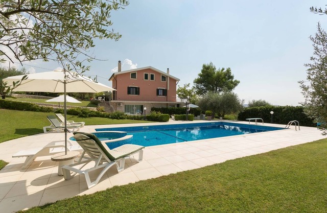 VILLA CALAFORNO SICILY - RAGUSA splendid place to relax. Private swimming pool