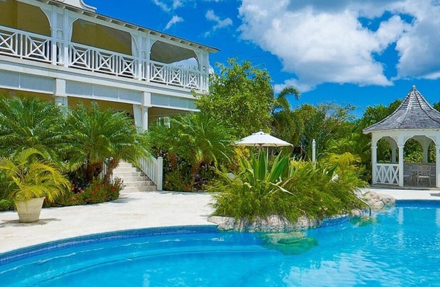 Villa Calliaqua | Ocean View - Located in Fabulous Saint James with Private Pool