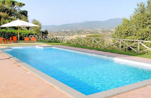 Villa Darsia: A splendid and luminous two-story villa surrounded by meadows and by green hills, with Free WI-FI.