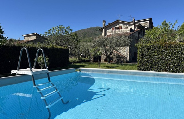 Villa Delia 16 Pax with pools, BBQ, near restaurants, Cinque Terre, and Versilia