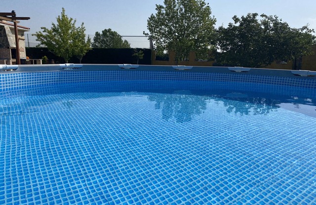 Villa El Salinar, 10 minutes from Salamanca. Ideal for families and groups. 9 seats