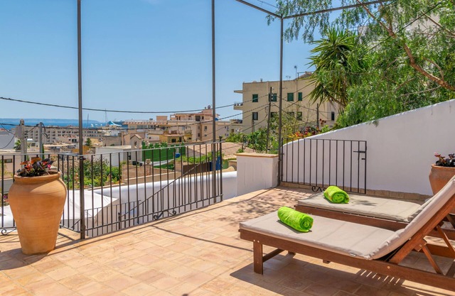 Villa El Terreno - Four Bedroom Chalet, Sleeps 8
