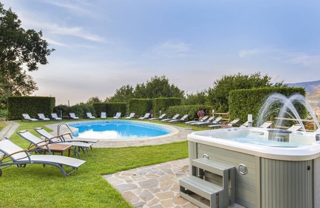 Villa Fontanella - Modern villa with pool and Jacuzzi