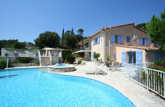 Villa for 4 in the Cannois hinterland