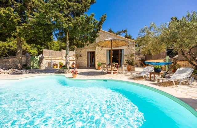Villa Gallini - One Bedroom Villa, Sleeps 3