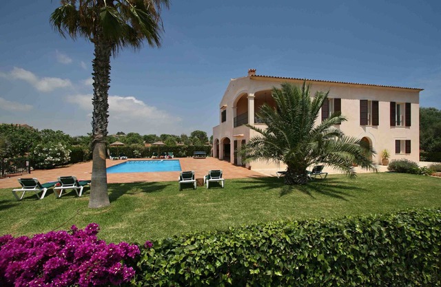 VILLA GATONA is our most popular luxury Villa - modern and impressive